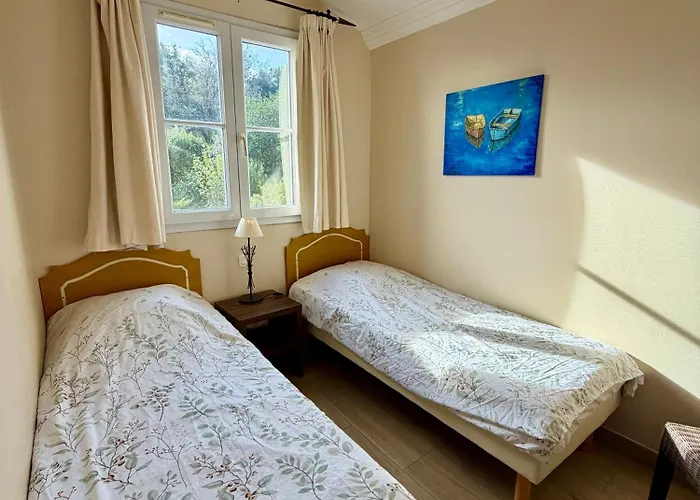 Апартаменты Les Restanques Vue 3 3121 Гримо